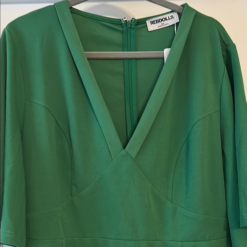 Perfect Holliday Dress Plus Size Rebdolls Green V-Neck Flutter Sleeve Midi Dress - Picture 3 of 6